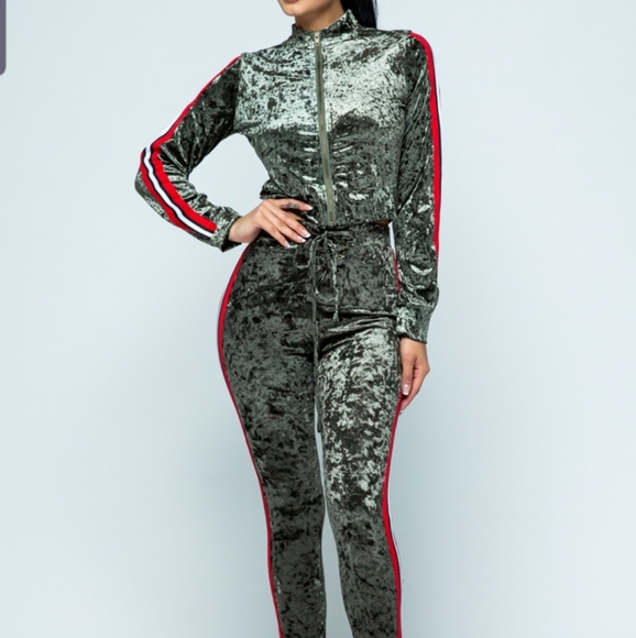 NWOT Olive crushed velvet jogger set - Picture 2 of 8